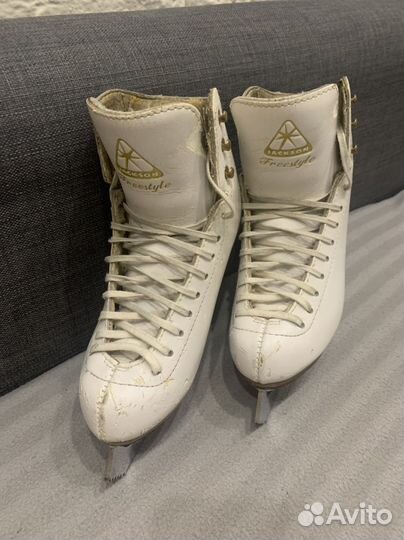 Фигурные коньки Jackson freestyle