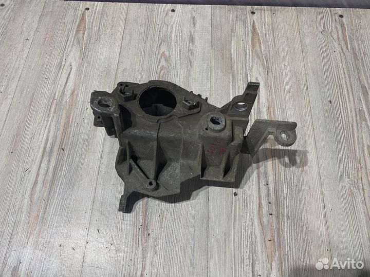 Кронштейн опора крепления кпп коробки передач Rena