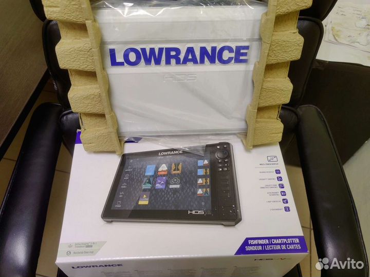 Lowrance HDS 12 Live с датчиком 3 in 1 RUS