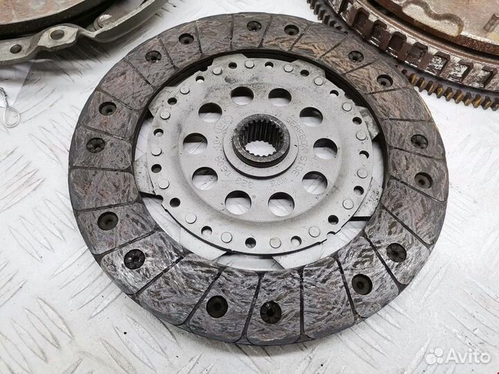 Маховик (демпфер сцепления) для Volvo V70 2