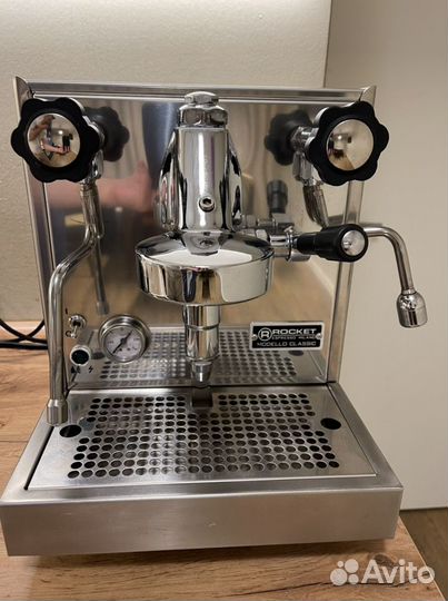 Профессиональная кофемашина Rocket Cellini Classic