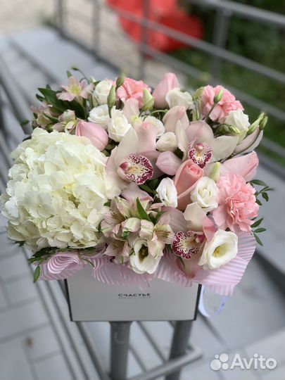 Букет Гигант из Гортензий и роз с доставкой казань