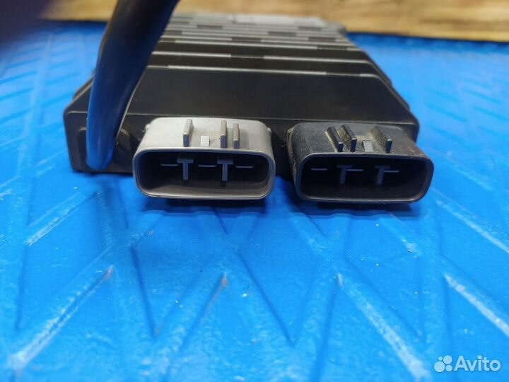 Реле регулятор напряжения Honda vfr800f VFR 800