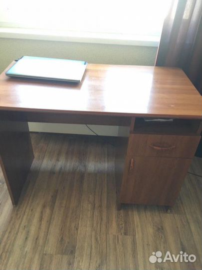 Стол компьютерный