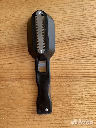 Нож для чистки рыбы с контейнером