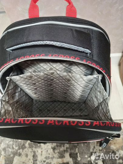 Ранец школьный для мальчика новый