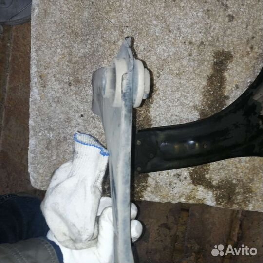 Продам рычаги передние renault fluence 2010г