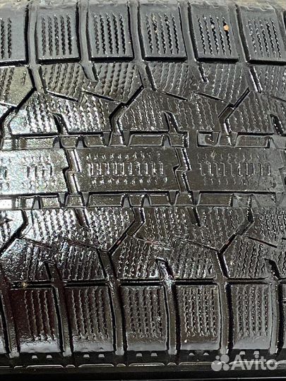 Toyo Observe Garit GIZ 225/50 R17 94Q