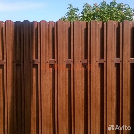 Забор из евроштакетника под дерево Кинель-Черкассы