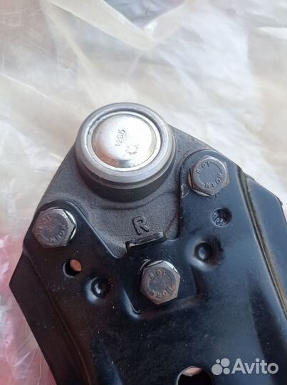 Рычаг правый Skoda Octavia /VW Golf IV/Audi A3