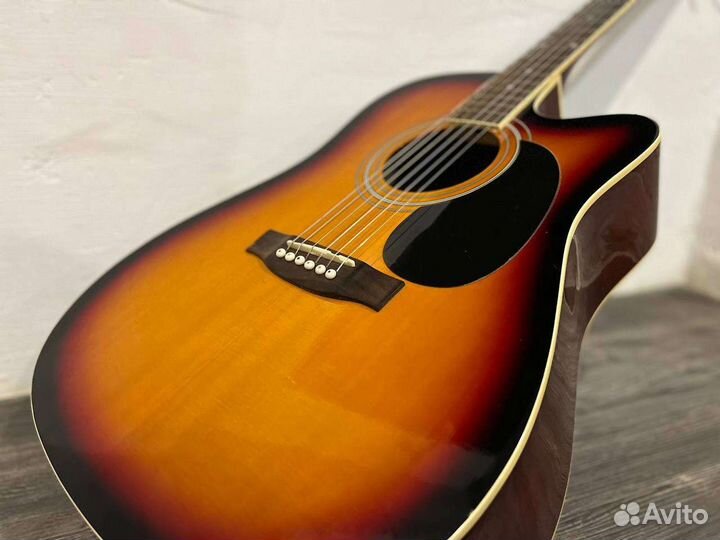 Электроакустическая гитара