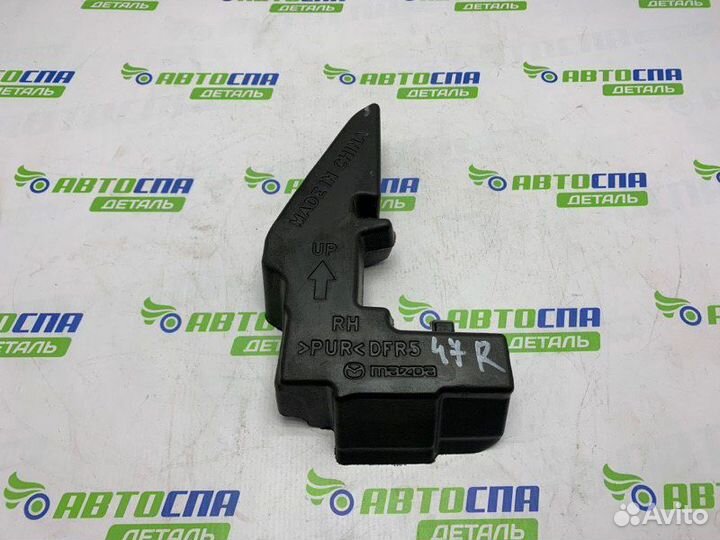 Уплотнитель крыла передний правый Mazda Cx-30