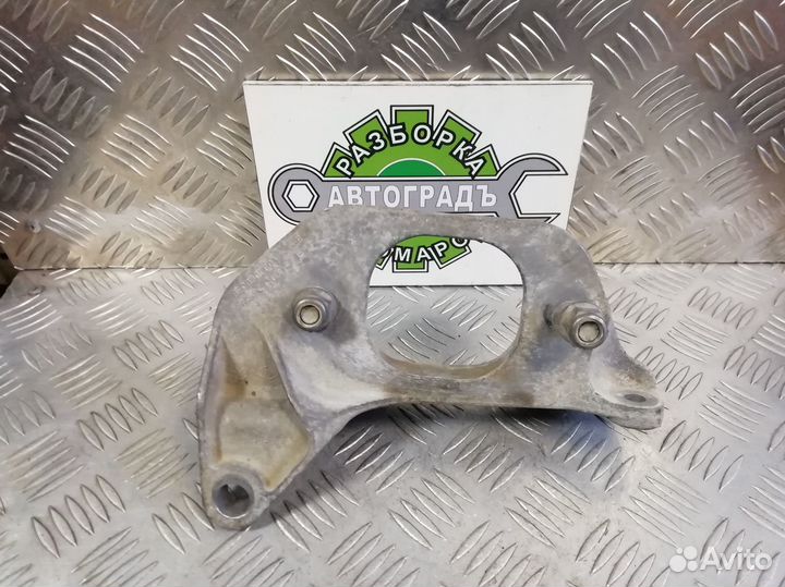 Кронштейн опоры МКПП левый Renault Duster 2013г