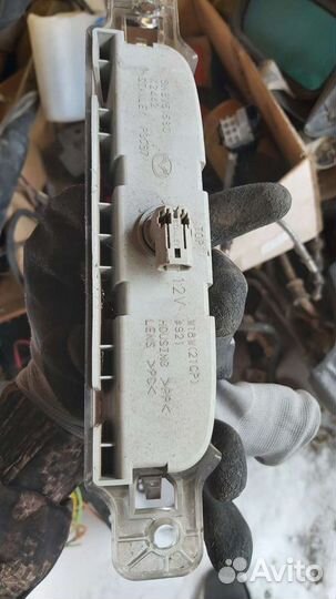 Фонарь в крышку багажника Mazda 3 bk