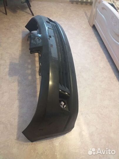 Бампер Nissan tiida