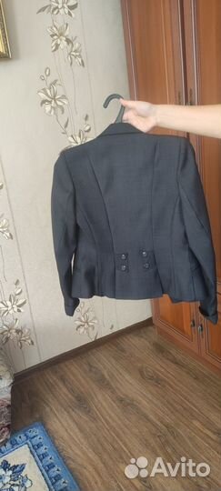 Продаю школьный пиджак