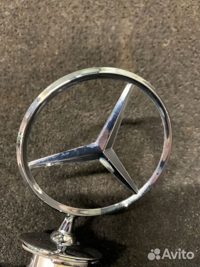 Эмблема капота Mercedes-Benz