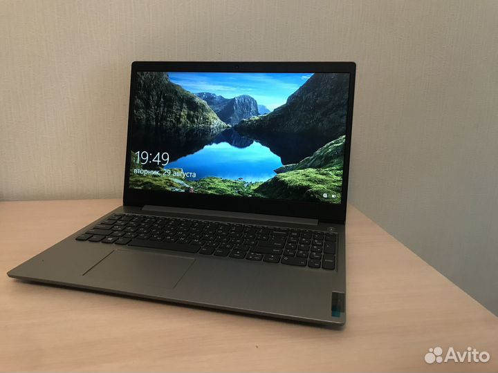 Lenovo ideapad 3 Ryzen 3 4300u