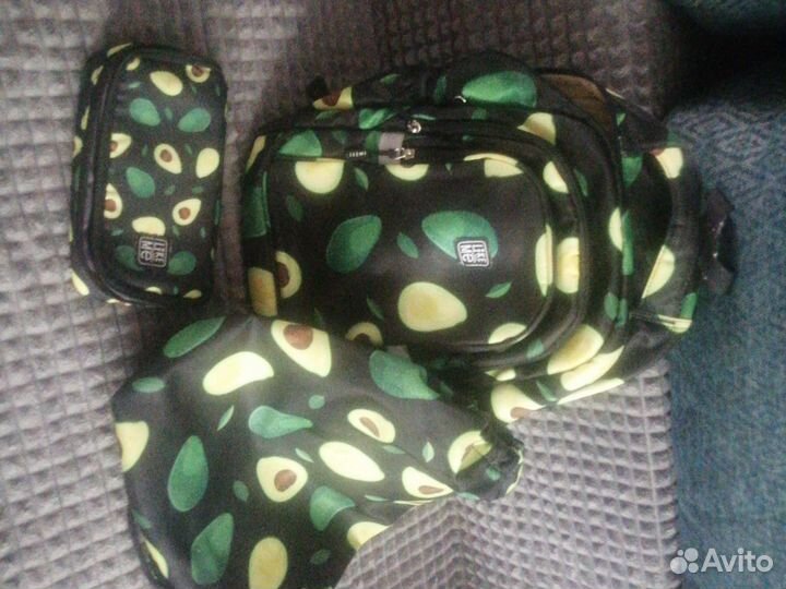 Школьный рюкзак, мешок для сменной обуви и пенал