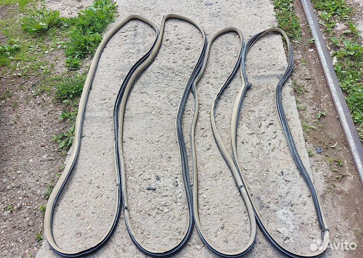 Уплотнительная резинка дверей Хонда CR V 3