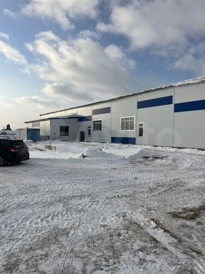 Здание с кран-балкой, 1440 м²