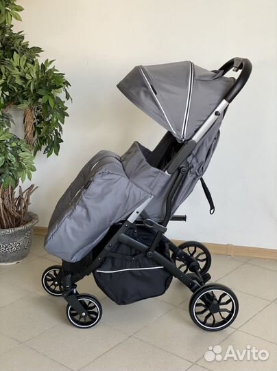 Прогулочная коляска LuxMom V3 (новая)