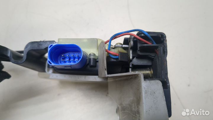 Замок двери правый передний Volkswagen Transporter 5, 2006