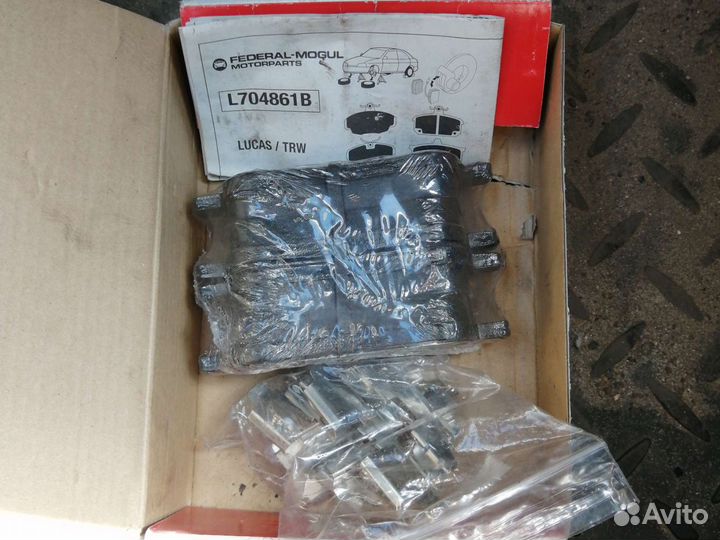 Тормозные колодки FDB4182