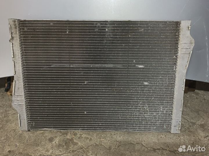 Радиатор охлаждения на bmw х5 е70