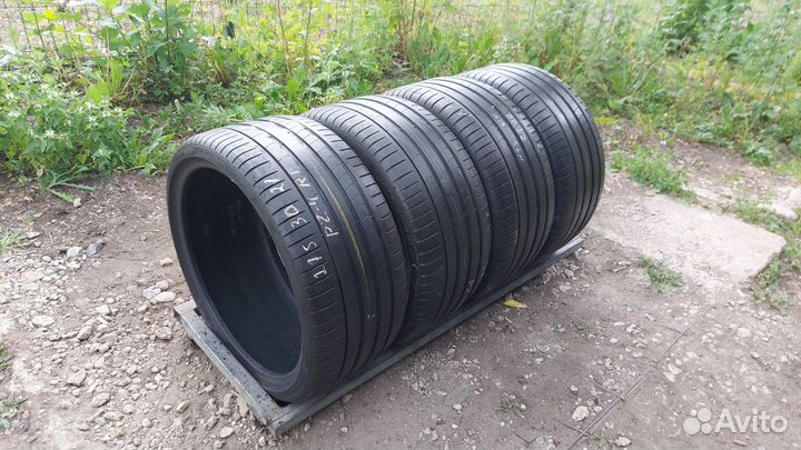 Pirelli P Zero PZ4 275/30 R21