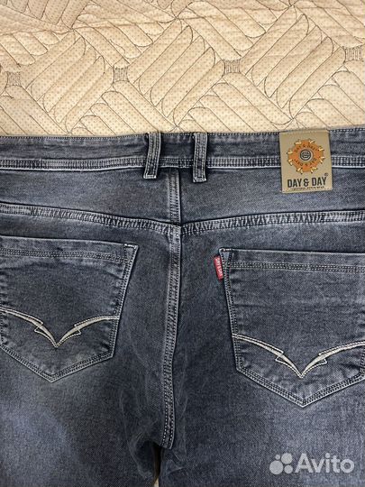Джинсы новые