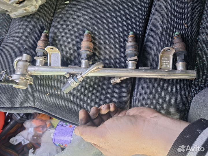 Топливная рампа с форсунками ауди а4 б5