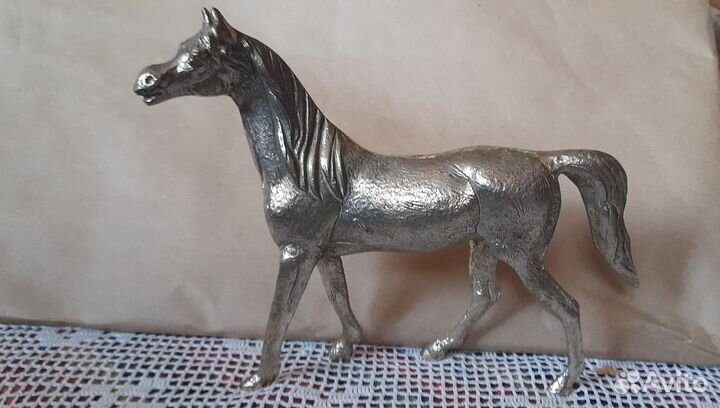 Бронзовая статуэтка.Антик или винтаж.торг