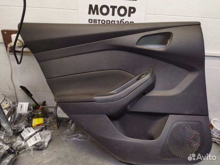 Обшивка двери задняя левая Ford Focus 3 хетчбэк