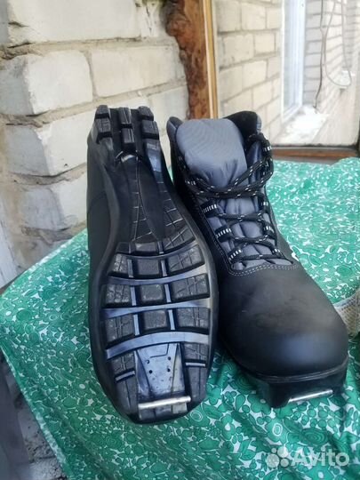 Лыжные ботинки