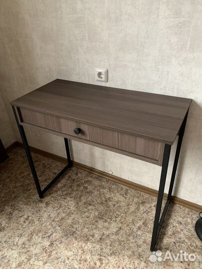 Письменный стол