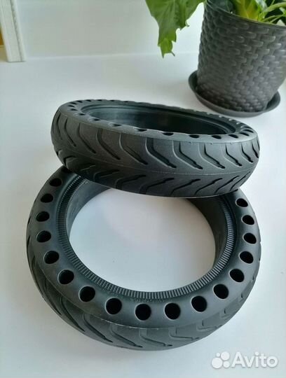Покрышка безкамерная 8,5*2,0, новая