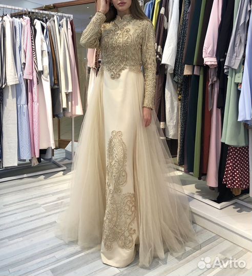 Платье на никах аренда