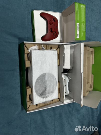 Xbox series s с 2 геймпадами