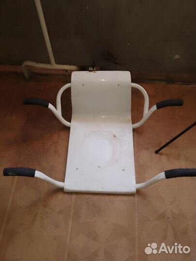 Стул для принятия ванной больным человеком