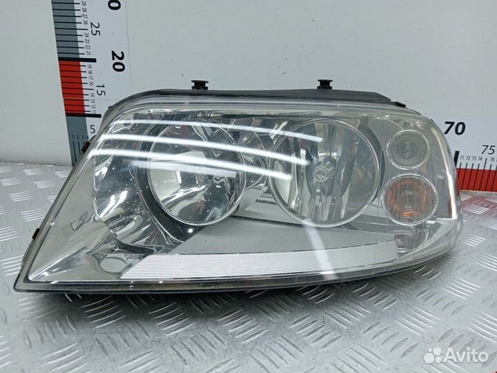Фара передняя для Volkswagen Sharan 1 0301182201
