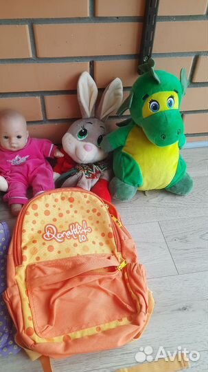 Игрушки, рюкзак, сумки. Цена за все