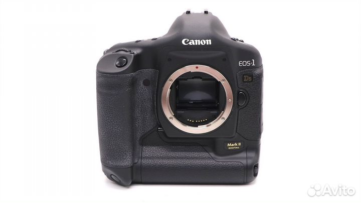 Canon EOS 1Ds Mark II body (пробег 1100 кадров)