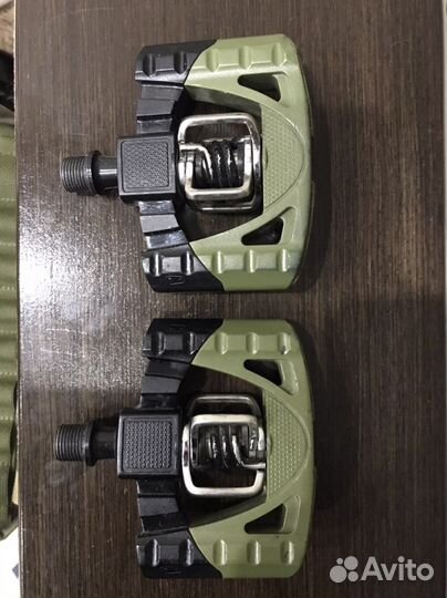 Педали Reverse Escape и Crank Brothers Mallet