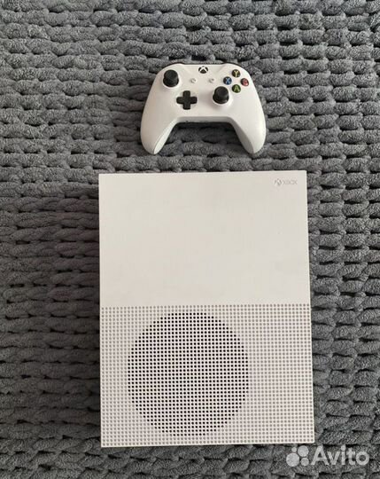 Xbox One s 1tb с играми
