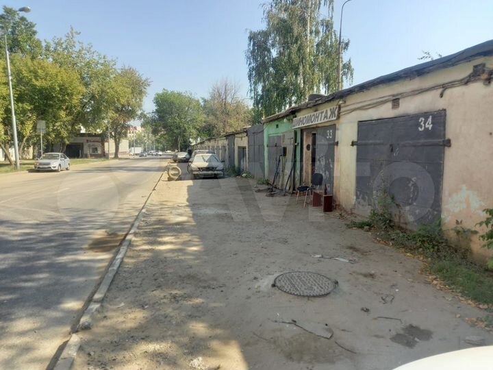 Гараж, > 30 м²