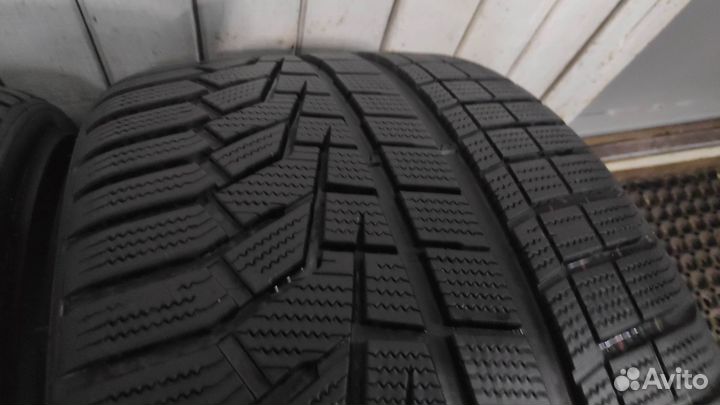Hankook Winter I'Cept Evo2 W320 285/30 R22 101W