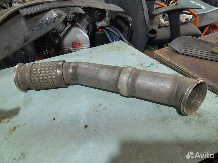 Труба выхлопной системы як 18