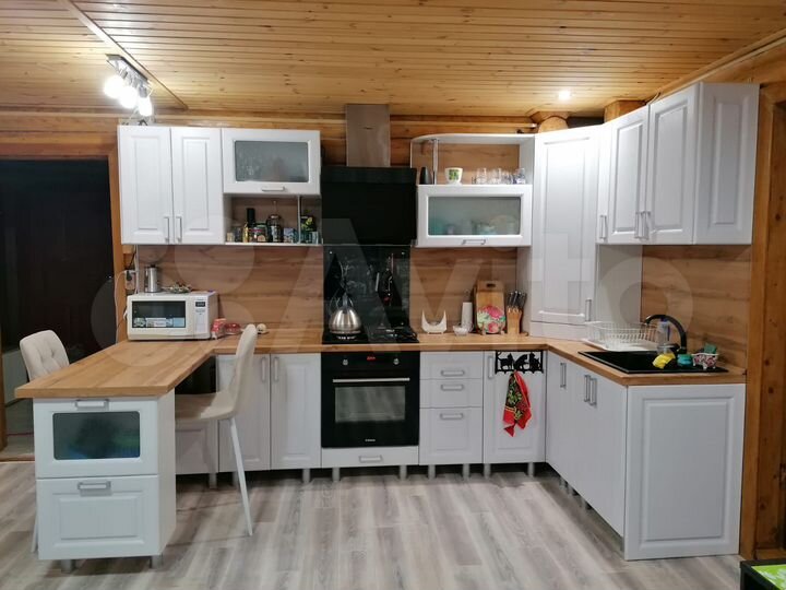 Дом 195 м² на участке 45 сот.