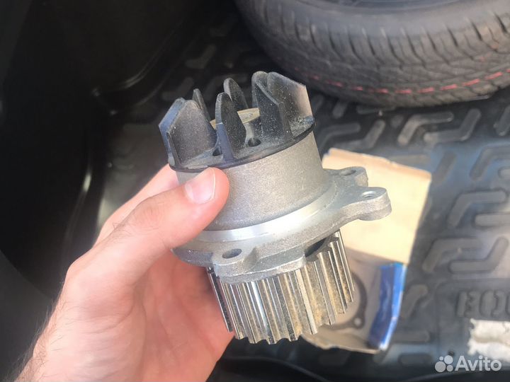 Водяной насос помпа новый